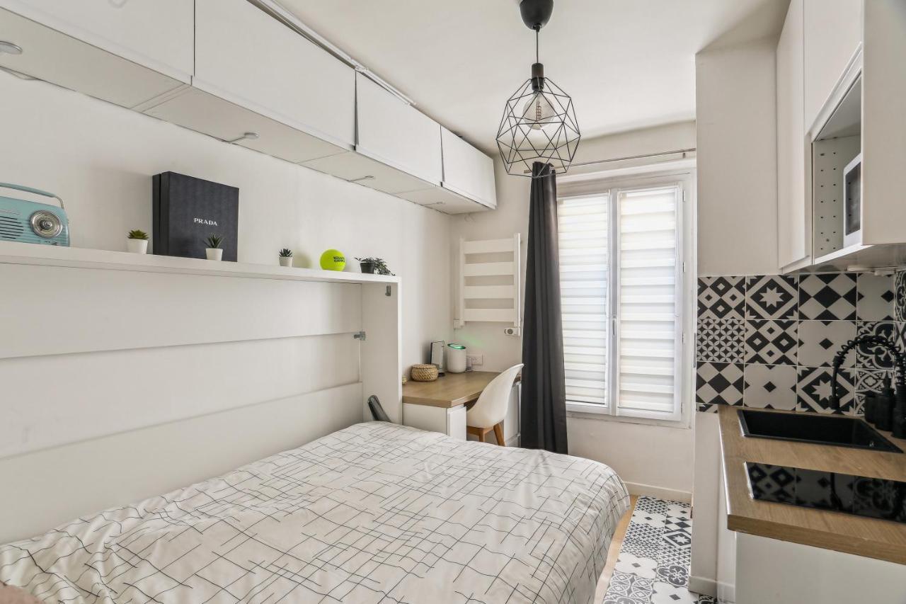 Small Comfortable Studio Near Eiffel Tower Paris Luaran gambar